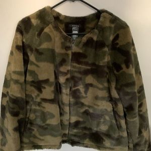 Camo faux fur zip up sweater